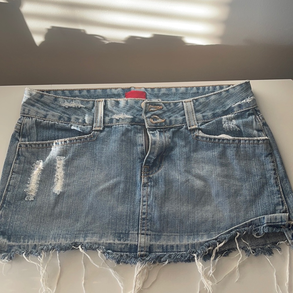Distressed mini skirt